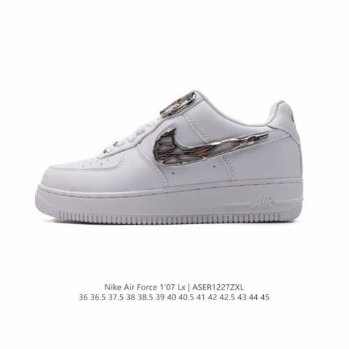 耐克nike Air Force 1 Low 空军一号 Af1 小白鞋 低帮百搭厚底增高休闲运动板鞋。柔软、弹性十足的缓震性能和出色的中底设计，横跨复古与现代的