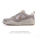 新品 耐克 乔丹 Nike Jordan 男女篮球鞋 Jordan Cmft Era 运动鞋 作为运动休闲款式 外观上延续了复古韵味 鞋面质感层次丰富 货号: