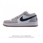 耐克 乔丹Air Jordan 1 Low Aj1 乔1 乔丹1代Aj1 低帮复古文化休闲运动篮球鞋。从1985 年面世的元年款汲取设计灵感，采用简洁大方的经典