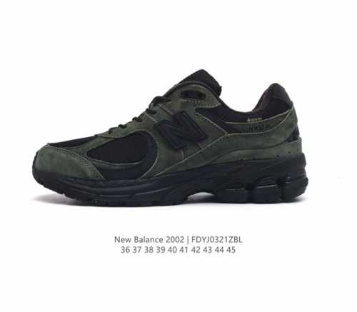 新百伦 New Balance 2002R 跑鞋 男女运动鞋厚底老爹鞋 沿袭了面世之初的经典科技 以 Encap 中底配以升级版 N-Ergy 缓震物料 鞋面则