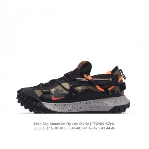 耐克 Nike Acg Mountain Fly Low Gtx Se 男女子运动鞋户外登山徒步鞋。采用匠心设计，打造耐穿迅疾风格，让你在沙漠、峡谷和深山中探险