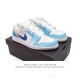 耐克 乔丹air Jordan 1 Low Aj1 乔1 乔丹1代aj1 低帮复古文化休闲运动篮球鞋。该鞋款从 19 年元年款汲取设计灵感，焕新演绎简约经典外观