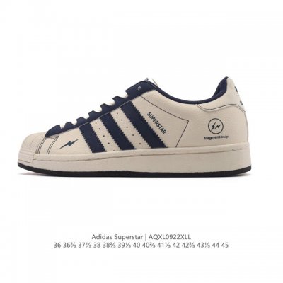 阿迪达斯 T 头鞋 系列Bad Bunny X Adidas Gazelle Indoor德训鞋 潮运动板鞋。Badbunny与Adidas再度联名，推出全新G