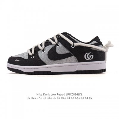 耐克 Nike Dunk Low Retro 运动鞋复古板鞋 解构绑带 双鞋带。作为 80 年代经典篮球鞋款，起初专为硬木球场打造，后来成为席卷街头的时尚标杆，