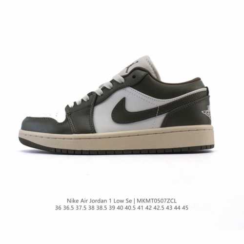 耐克 乔丹Air Jordan 1 Low Aj1 乔1 乔丹1代Aj1 低帮复古文化休闲运动篮球鞋.北面北脸联名。该鞋款从 1985 年元年款汲取设计灵感，焕