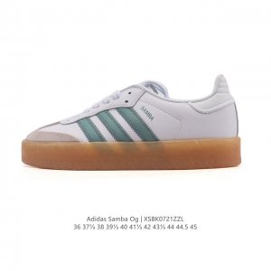 Adidas 阿迪达斯 男女款运动鞋 三叶草Samba Velentine 休闲鞋 德训鞋 复古板鞋经典运动鞋。一款阿迪达斯的Samba面包鞋，该鞋具有厚实的用
