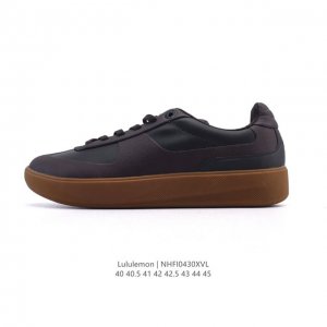 公司级 Lululemon Cityverse 露露乐蒙 板鞋 小白鞋，Lulu家的第一双男款板鞋，做的真心不错，颜值挺高的，上脚很轻盈，脚感还算舒适，整体以纯