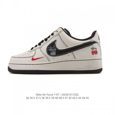 耐克 Nike Air Force 1 '07 Low 空军一号含气垫 低帮 小白鞋 百搭厚底增高休闲运动板鞋。柔软、弹性十足的缓震性能和出色的中底设计，横跨复