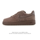 耐克 Nike Air Force 1 '07 Low 空军一号含气垫 低帮小白鞋 百搭厚底增高休闲运动板鞋。柔软、弹性十足的缓震性能和出色的中底设计，横跨复古