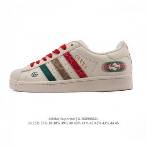 公司级 阿迪达斯 Adidas Superstar 2025年新款鞋子 经典贝壳头系列 新款休闲板鞋潮流男女士运动鞋 。鞋面皮革拼接材质 标志性的贝壳鞋头，简约