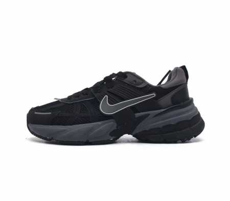 Nike 耐克 V2K Run 减震防滑 复古低帮跑步鞋 超火复古跑鞋 采用太空革组合呼吸网眼布鞋面材质 搭载正确4层组合底模 嵌入tpu加固稳定模块,双层md - 点击图像关闭