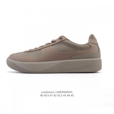 公司级 Lululemon Cityverse 露露乐蒙 板鞋 小白鞋，Lulu家的第一双男款板鞋，做的真心不错，颜值挺高的，上脚很轻盈，脚感还算舒适，整体以纯