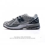 公司级 新百伦 New Balance M1906系列 复古运动鞋单品宝藏老爹鞋款。作为Nb最经典的档案鞋型之一，与 2一样，1906有着Nb最成熟的技术加持和
