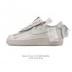 耐克 Nike Air Force 1 '07 Low 空军一号含气垫 低帮百搭厚底增高休闲运动板鞋。柔软、弹性十足的缓震性能和出色的中底设计，横跨复古与现代的