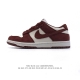 耐克 Nike Dunk Low Retro 运动鞋复古板鞋2025年新款 蛇年限定 新年鞋子。作为 80 年代经典篮球鞋款，起初专为硬木球场打造，后来成为席卷