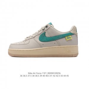特价 耐克 Nike Air Force 1 '07 Low 空军一号含气垫 小白鞋 低帮百搭厚底增高休闲运动板鞋。柔软、弹性十足的缓震性能和出色的中底设计，横