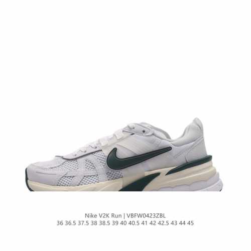 Nike 耐克 V2K Run 减震防滑 复古低帮跑步鞋 超火复古跑鞋，采用太空革组合呼吸网眼布鞋面材质，搭载正确4层组合底模，嵌入tpu加固稳定模块,双层md