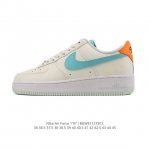 耐克 Nike Air Force 1 '07 Low 空军一号含气垫 小白鞋 低帮百搭厚底增高休闲运动板鞋。柔软、弹性十足的缓震性能和出色的中底设计，横跨复古