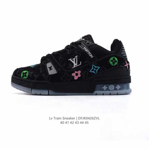 公司级 路易威登 Louis Vuitton Lv路易威登板鞋 时尚运动鞋潮厚底增高男鞋。舒适防滑底和百搭性霸屏整个时尚娱乐圈，细节调整完美主义！采用柔软帆布拼