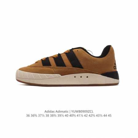 阿迪达斯 Adidas Adimatic 马蒂奇系列低帮复古鲨鱼面包鞋运动休闲滑板板鞋。整个鞋面由牛皮革制成，搭配品牌标志性大尺寸三条纹 Logo，超宽鞋带作为 - 点击图像关闭