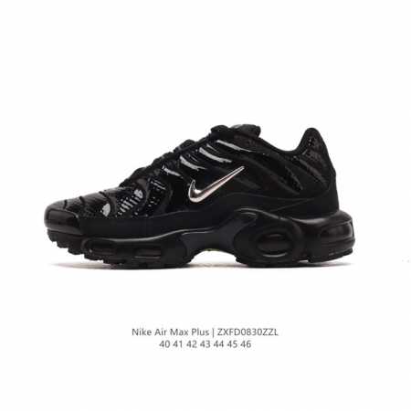 Nike 耐克 男子休闲鞋气垫缓震跑步鞋 Air Max Plus 运动鞋 造型超讨喜！鞋面以帆布和织物材质包裹，保证了轻薄透气，更适合夏季穿着。鞋侧 鱼骨 形 - 点击图像关闭