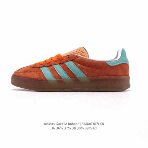 120 阿迪达斯 Adidas Originals Gazelle Indoor复古三叶草防滑透明橡胶板鞋经典运动鞋。这款经典鞋,忠于原版设计,缀撞色三条纹和鞋