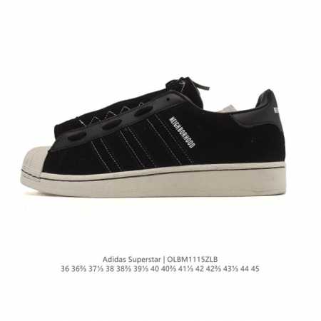 阿迪达斯 Adidas Superstar 2025年新款鞋子 经典贝壳头系列 新款休闲板鞋潮流男女士运动鞋 。鞋面皮革拼接材质 标志性的贝壳鞋头，简约的线条。 - 点击图像关闭