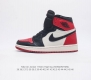 头层皮 耐克 Nike Air Jordan 1 Retro High Og 乔丹一代篮球鞋复刻运动鞋 皮面高帮板鞋的设计灵感源自运动夹克 带你重温入选球队时刻