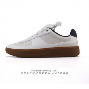 公司级 Lululemon Cityverse 露露乐蒙 板鞋 小白鞋，Lulu家的第一双男款板鞋，做的真心不错，颜值挺高的，上脚很轻盈，脚感还算舒适，整体以纯