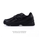 new Balance Mr740 Nb新百伦系列复古老爹风休闲运动慢跑鞋。采用轻质牛剖革拼接透气网眼衬垫织物鞋面材质 T-Beam大底提供足步弓支撑 保持步态