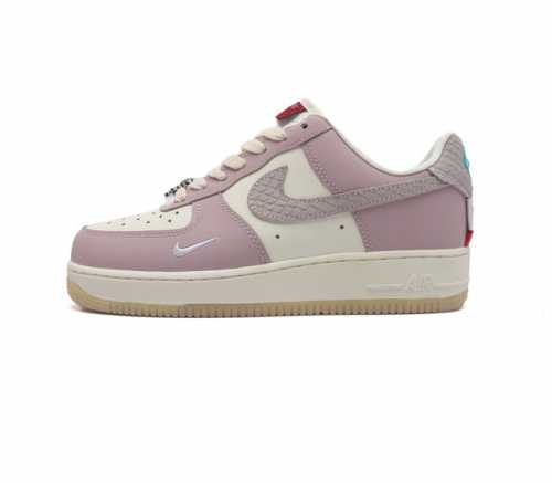 耐克 空军一号 Af1 低帮休闲板鞋 Ambush X Nk Air Force 7 Low Sp 空军一号联名标志性的swoosh延伸至鞋跟之外 鞋舌和鞋垫上