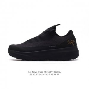 公司级 Arc'Teryx 始祖鸟 Kragg Insulated 男款登山鞋 Kragg是一款备受推崇的登山鞋，以其出色的舒适性和耐用性而闻名。这款鞋采用vi