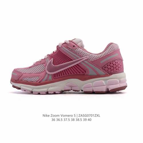 Nike 耐克夏季 Zoom Vomero 5 运动鞋休闲训练跑步鞋。Nike Zoom Vomero 5 女子运动鞋妥帖包覆足部，提供透气支撑效果。耐穿材料组