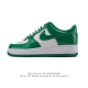 耐克 Nike Air Force 1 '07 Low 空军一号含气垫 低帮百搭厚底增高休闲运动板鞋。柔软、弹性十足的缓震性能和出色的中底设计，横跨复古与现代的