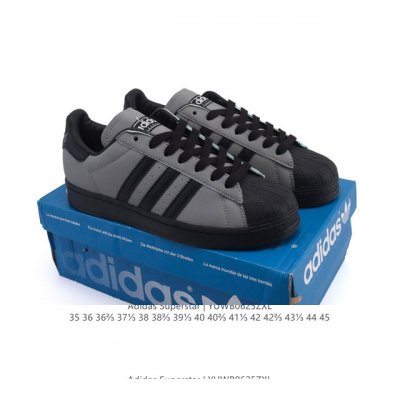 阿迪达斯 Adidas Superstar 2025年新款鞋子 蛇年新款经典贝壳头系列 新款休闲板鞋潮流男女士运动鞋 。鞋面柔软皮革拼接材质 标志性的贝壳鞋头，