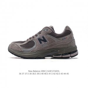 新百伦 New Balance 2002R 跑鞋 男女运动鞋厚底老爹鞋。沿袭了面世之初的经典科技，以 Encap 中底配以升级版 N-Ergy 缓震物料。鞋面则