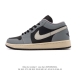 耐克 乔丹Air Jordan 1 Low Aj1 乔1 乔丹1代Aj1 低帮复古文化休闲运动篮球鞋。该鞋款从 1985 年元年款汲取设计灵感，焕新演绎简约经典