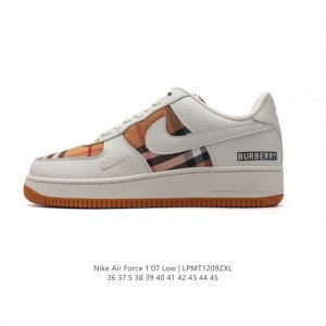 耐克 Nike Air Force 1 '07 Low 空军一号含气垫 小白鞋 低帮百搭厚底增高休闲运动板鞋。柔软、弹性十足的缓震性能和出色的中底设计，横跨复古