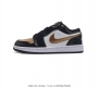 耐克 乔丹1代 Air Jordan 1 Low Aj1 乔1 低帮复古文化休闲运动篮球鞋 此款鞋从19 年面世的元年款汲取设计灵感 采用简洁大方的经典外观 熟