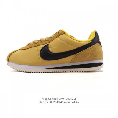 Nike Classic Cortez Nylon 耐克阿甘鞋男女子运动鞋。秉承元年款经典风格，糅合防水鞋面设计，令双足保持干爽舒适。防水锦纶鞋面强势抵御风雨侵