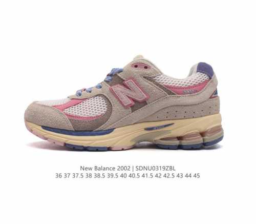 新百伦 New Balance 2002R 跑鞋 男女运动鞋厚底老爹鞋 沿袭了面世之初的经典科技 以 Encap 中底配以升级版 N-Ergy 缓震物料 鞋面则