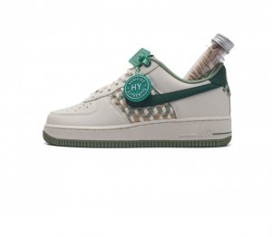 公司级 附赠送logo清洁刷 耐克nike Air Force 1 Low 空军一号 Af1 低帮百搭休闲运动板鞋 柔软 弹性十足的缓震性能和出色的中底设计 横