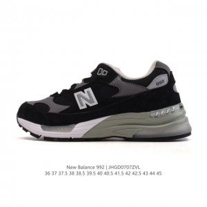 公司级 新百伦New Balance 992 复古风格简约经典舒适百搭时尚休闲鞋缓震透气跑步鞋。鞋面采用猪皮革与织物相结合，尼龙网布在拼接工序上极为繁复，彰显质
