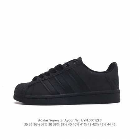 阿迪达斯 Adidas Superstar Ayoon W 三叶草运动鞋经典贝壳头板鞋 时尚女鞋 。真皮鞋面材质 标志性的贝壳鞋头，锯齿三条纹，简约的线条。就连 - 点击图像关闭