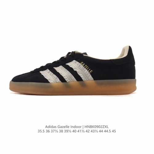 阿迪达斯 Adidas Originals Gazelle Indoor复古三叶草防滑透明橡胶板鞋经典运动鞋。这款经典鞋,忠于原版设计,缀撞色三条纹和鞋跟饰片。
