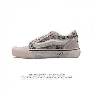 公司级 万斯 Vans Knu-Skool Vr3 Lx 面包鞋。坎普尔 茱利安系列低帮复古硫化休闲运动板鞋“肥胖版大logo”要说整个年最为热门的鞋型之一，