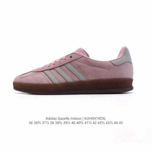 公司级 阿迪达斯 Adidas Originals Gazelle Indoor复古三叶草防滑透明橡胶板鞋经典运动鞋。这款经典鞋,忠于原版设计,缀撞色三条纹和鞋