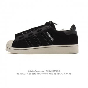 阿迪达斯 Adidas Superstar 2025年新款鞋子 经典贝壳头系列 新款休闲板鞋潮流男女士运动鞋 。鞋面皮革拼接材质 标志性的贝壳鞋头，简约的线条。