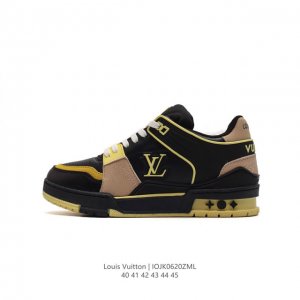 路易威登 Louis Vuitton LV路易威登板鞋 时尚运动鞋 潮厚底增高鞋 。舒适防滑底和百搭性霸屏整个时尚娱乐圈，细节调整完美主义！鞋面采用柔软皮革鞋面