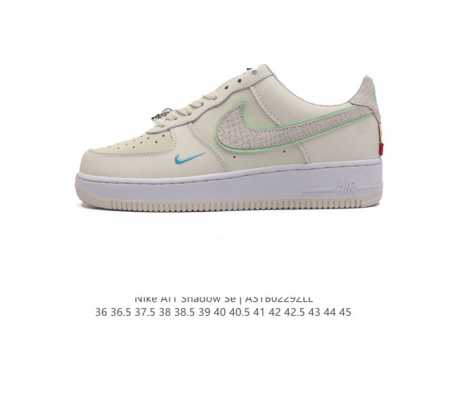 耐克 Nike Air Force 1 07 空军一号低帮百搭休闲运动板鞋 柔软 弹性十足的缓震性能和出色的中底设计 横跨复古与现代的外型结合 造就出风靡全球三 - 点击图像关闭